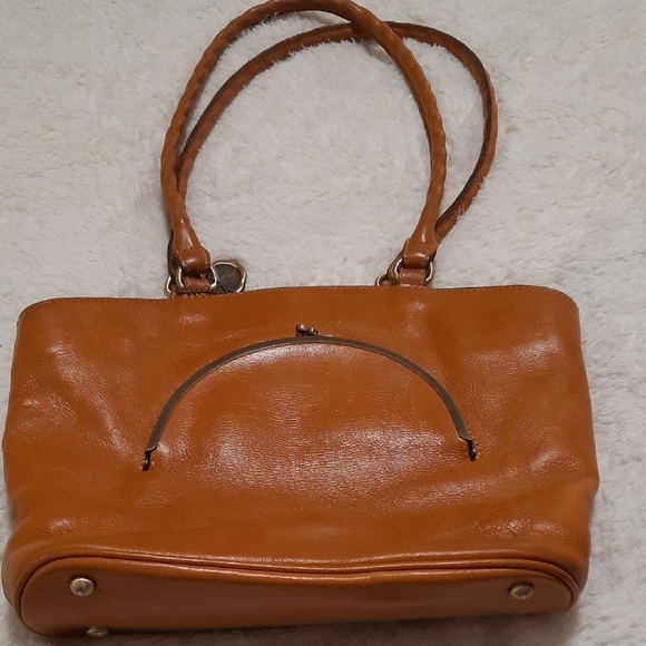 Patricia Nash Handbags - Patricia Nash Tan Leather Shoulder Bag Timeless Design
